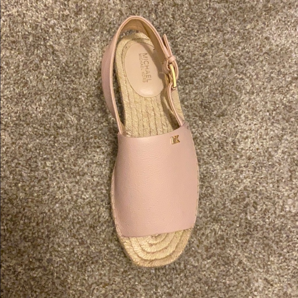 shoes - Picture 2 of 2